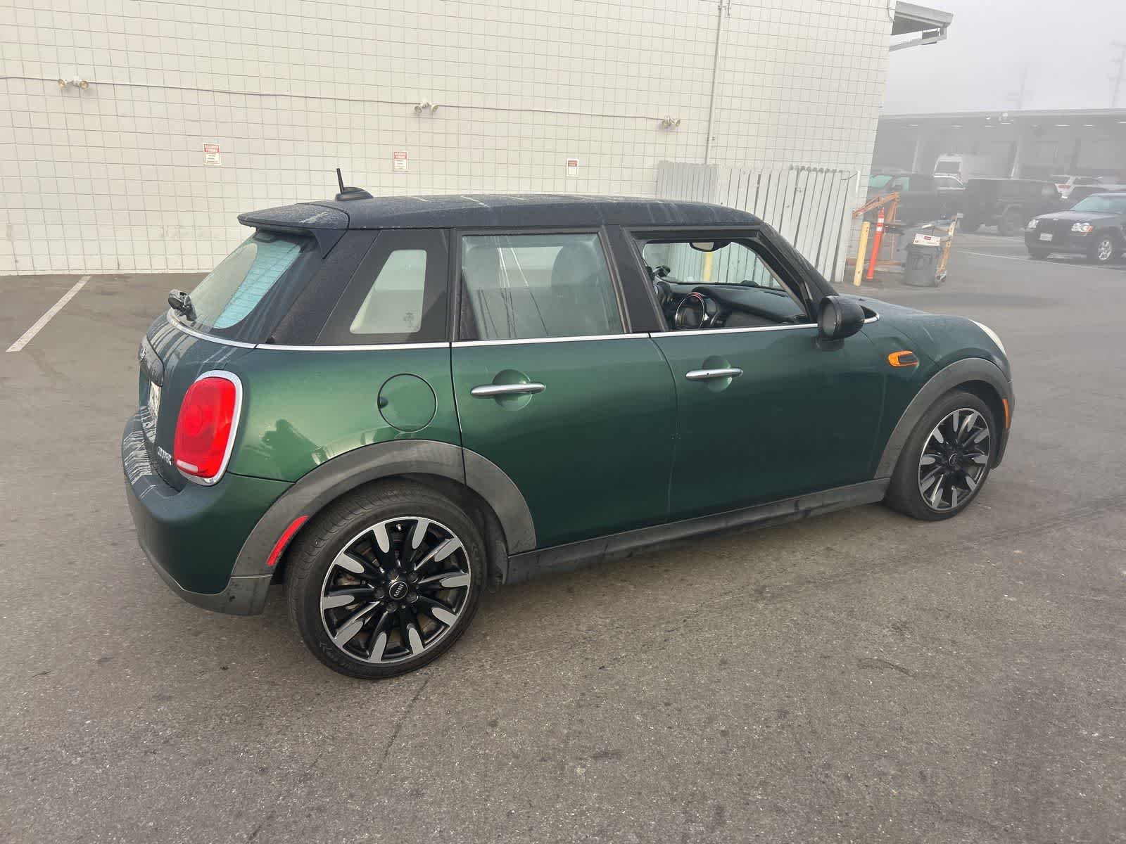 Thumbnail: 2017 MINI Cooper Hardtop - 8