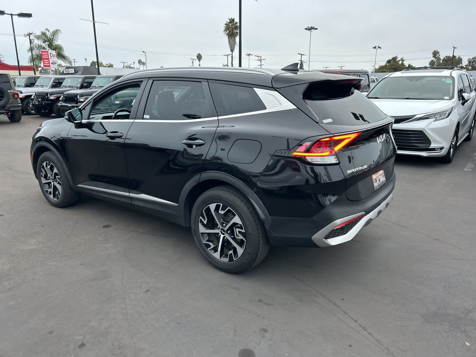 Thumbnail: 2023 Kia Sportage - 3