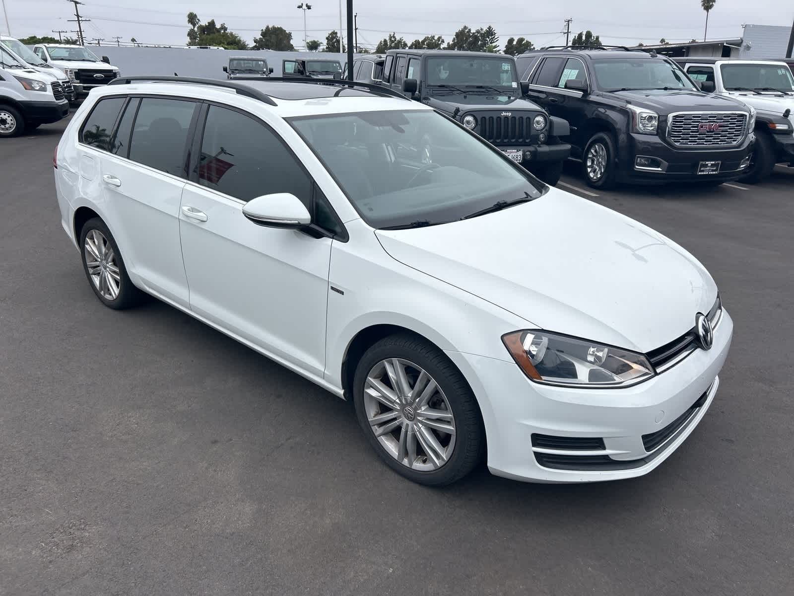 Thumbnail: 2016 Volkswagen e-Golf - 8
