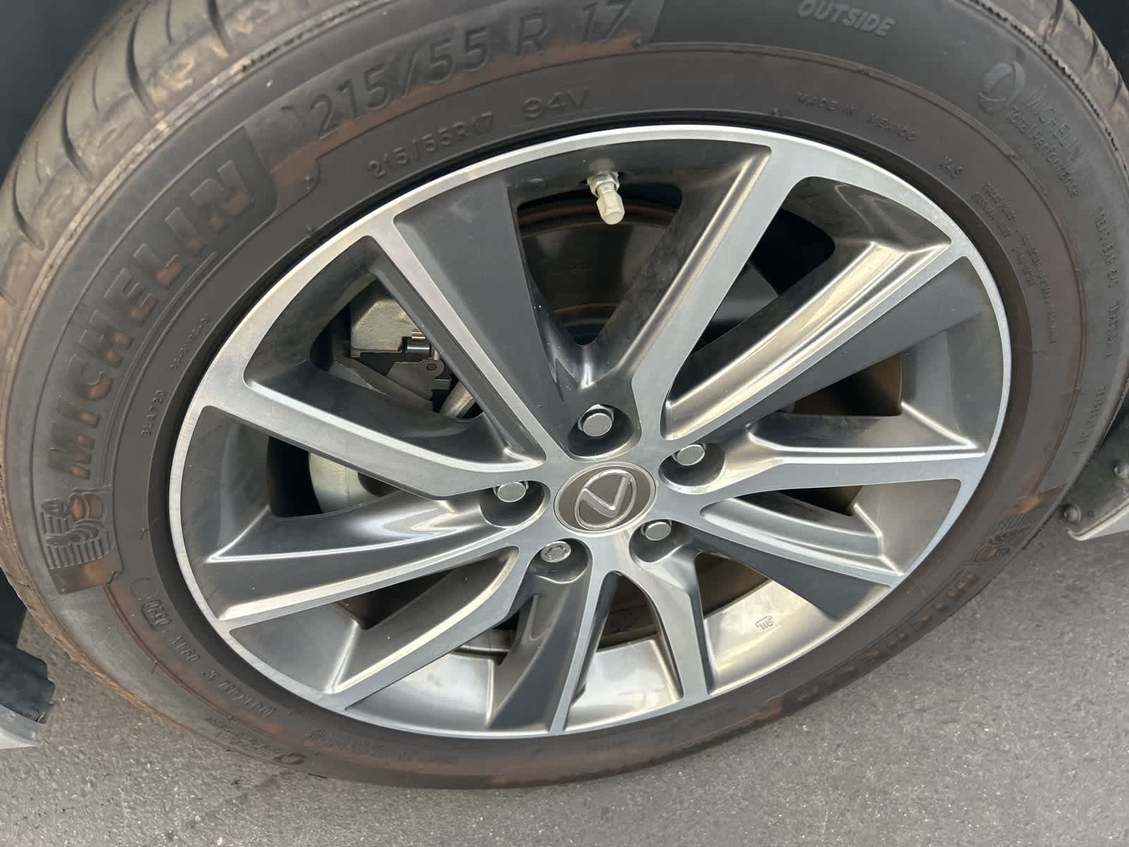 Thumbnail: 2016 Lexus ES - 13