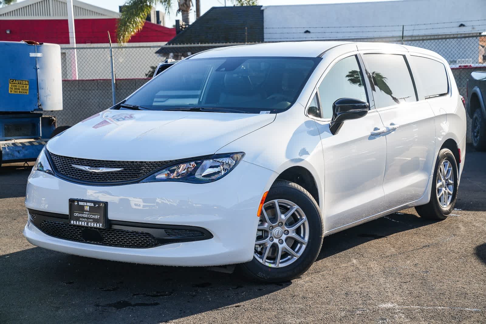 Thumbnail: 2026 Chrysler Voyager - 1