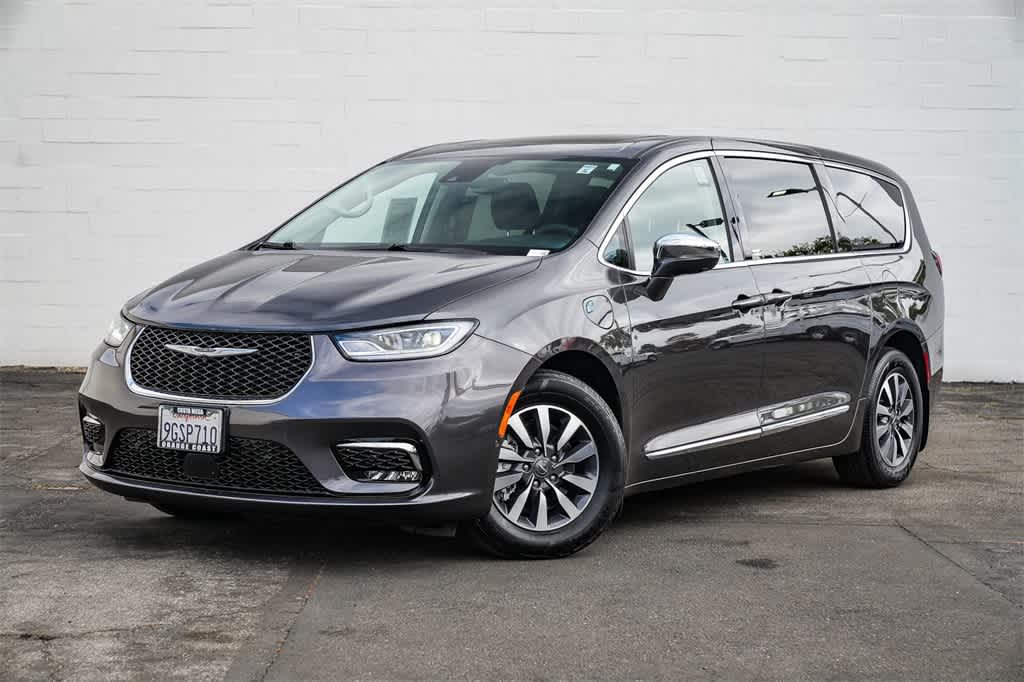 2022 Chrysler Pacifica Hybrid Limited -
                  Costa Mesa, CA