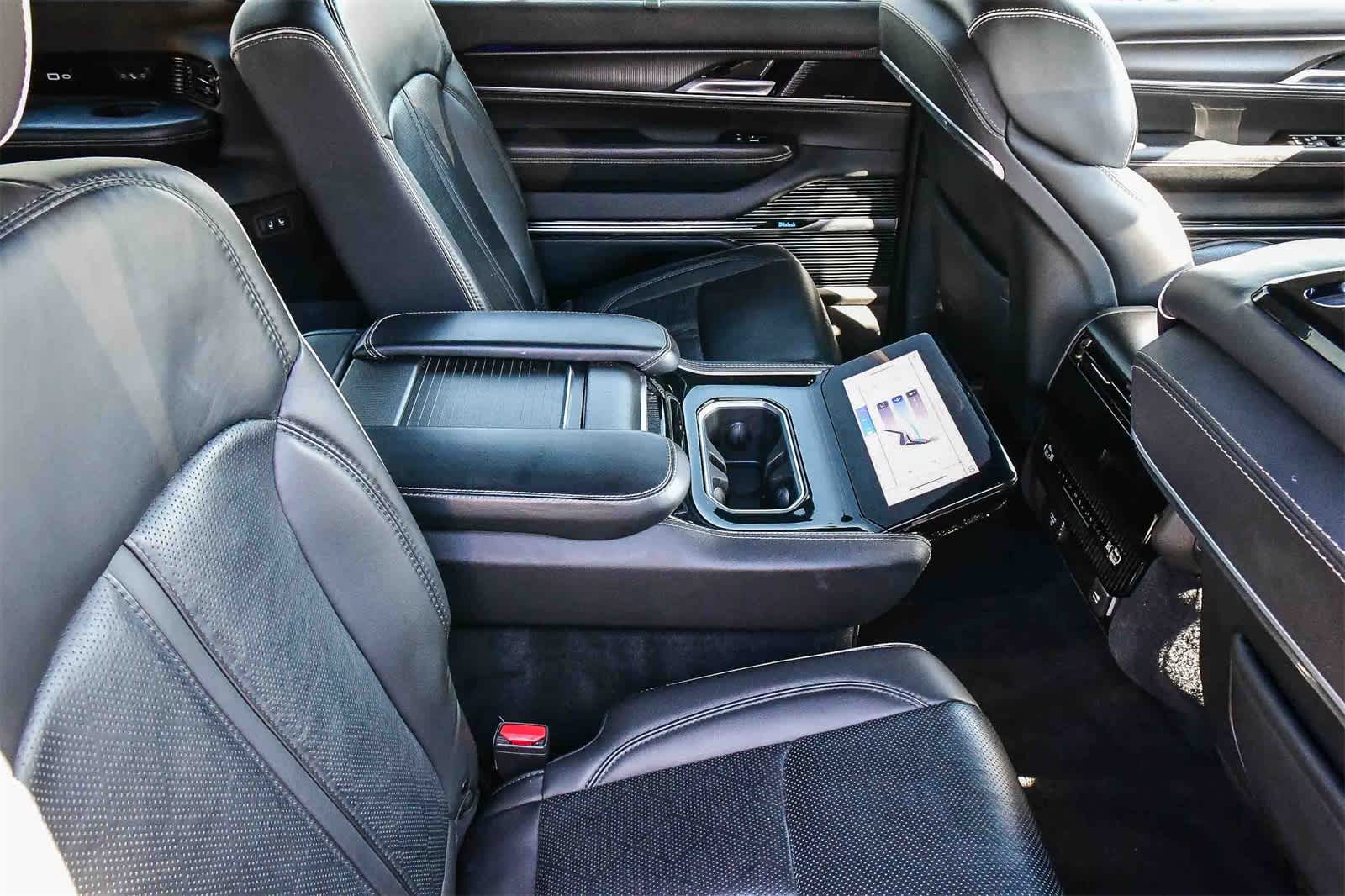 Thumbnail: 2024 Jeep Grand Wagoneer L - 16