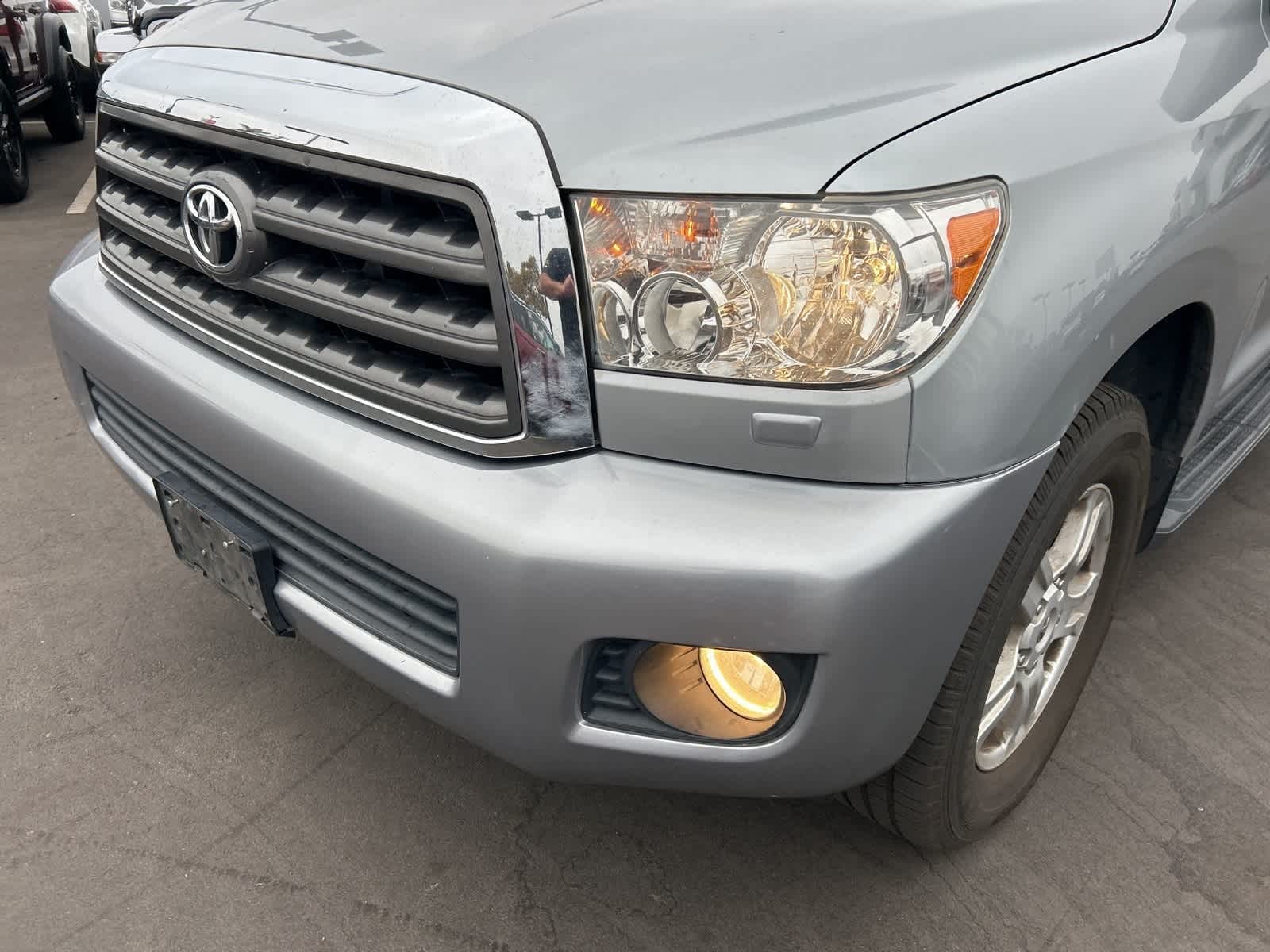 Thumbnail: 2015 Toyota Sequoia - 10