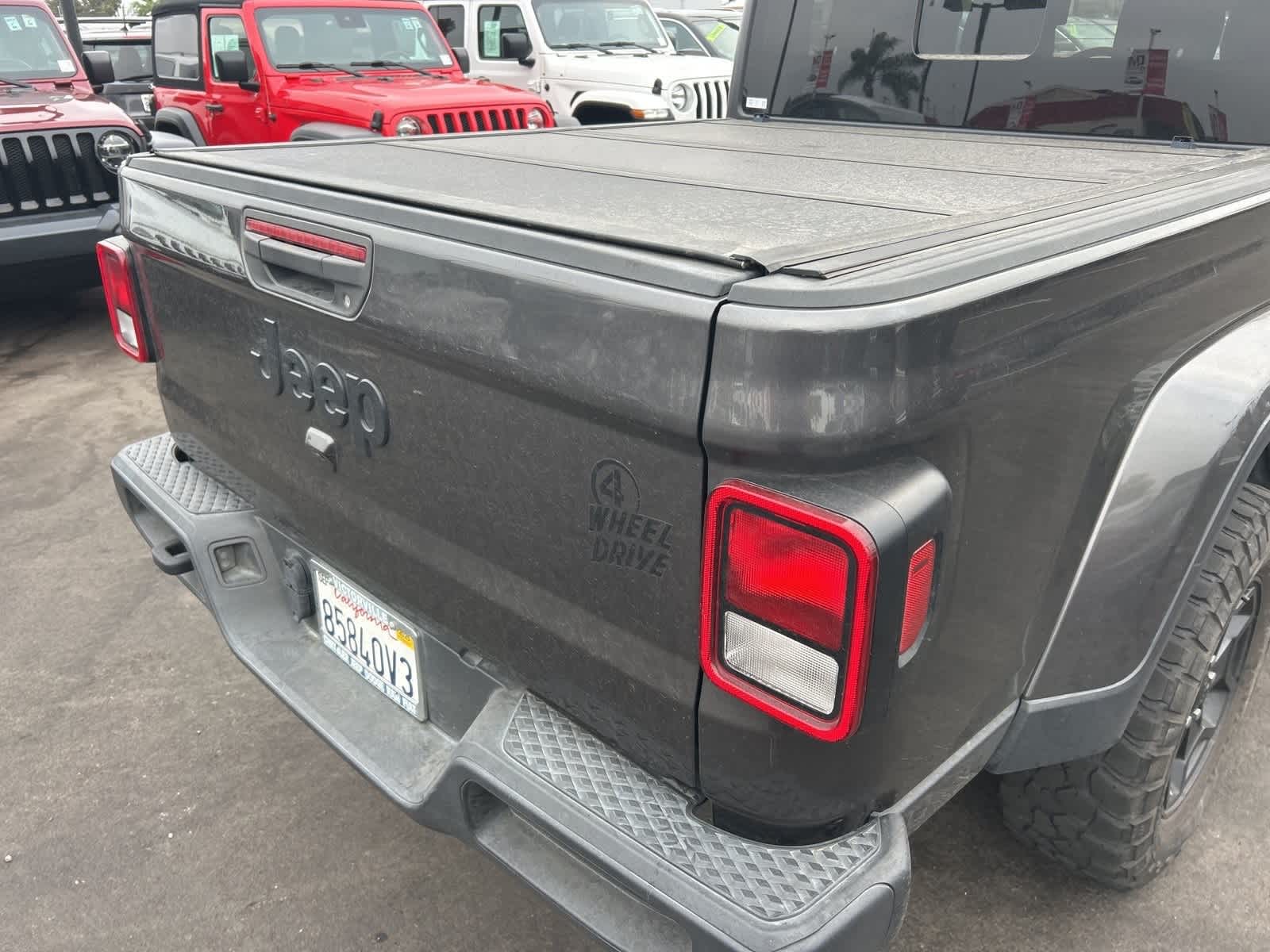 Thumbnail: 2023 Jeep Gladiator - 17