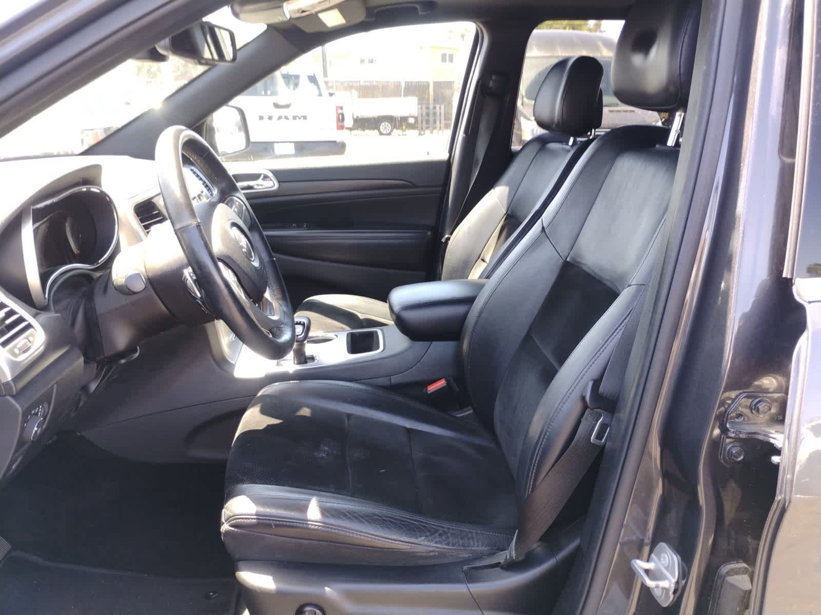 Thumbnail: 2015 Jeep Grand Cherokee - 6