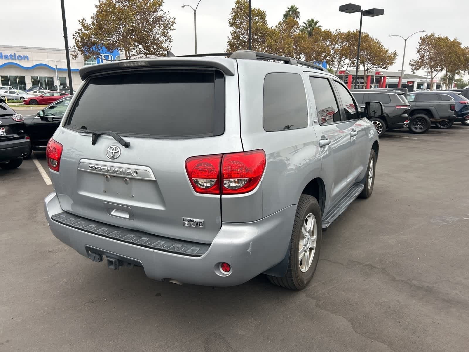 Thumbnail: 2015 Toyota Sequoia - 6