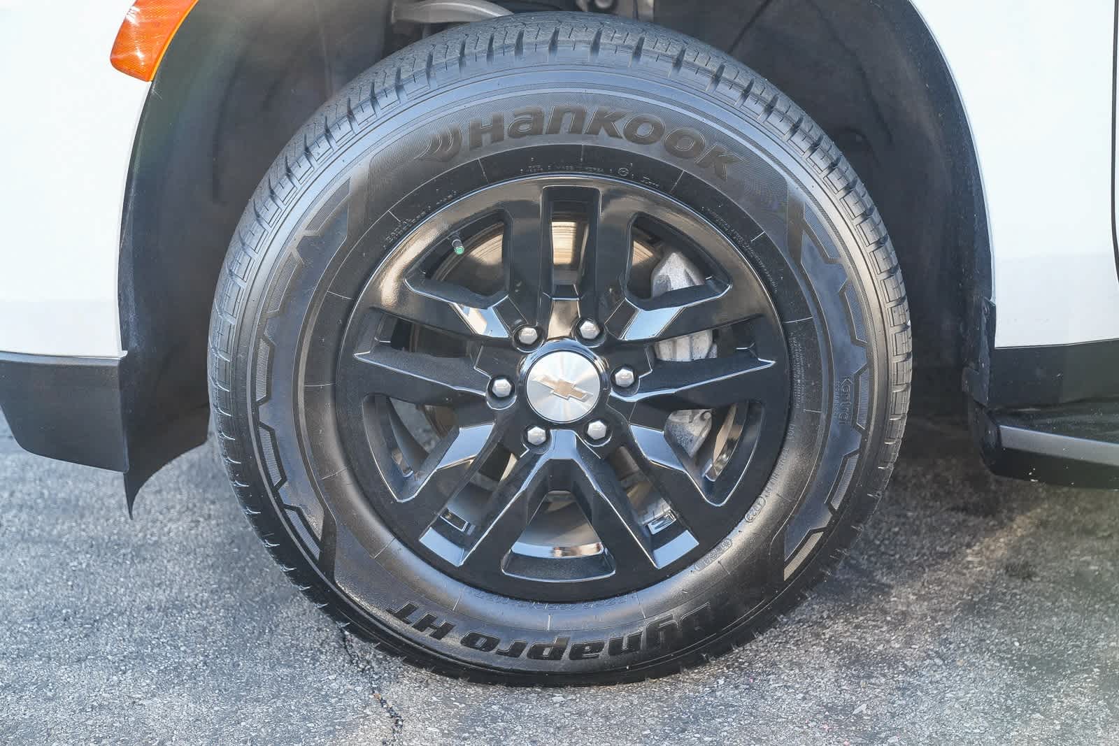 Thumbnail: 2024 Chevrolet Tahoe - 9