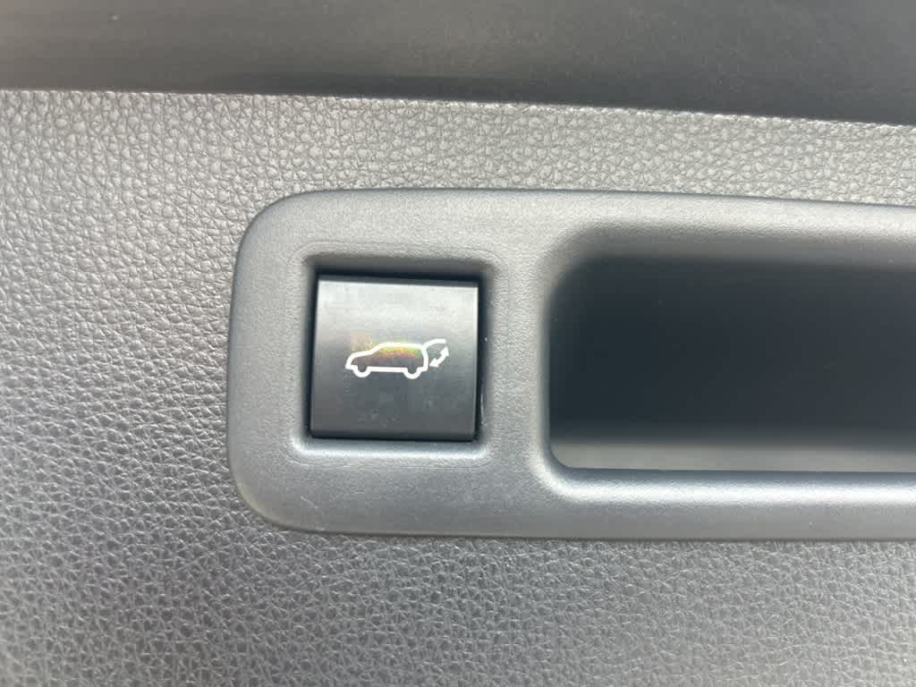 Thumbnail: 2021 Toyota Highlander - 28