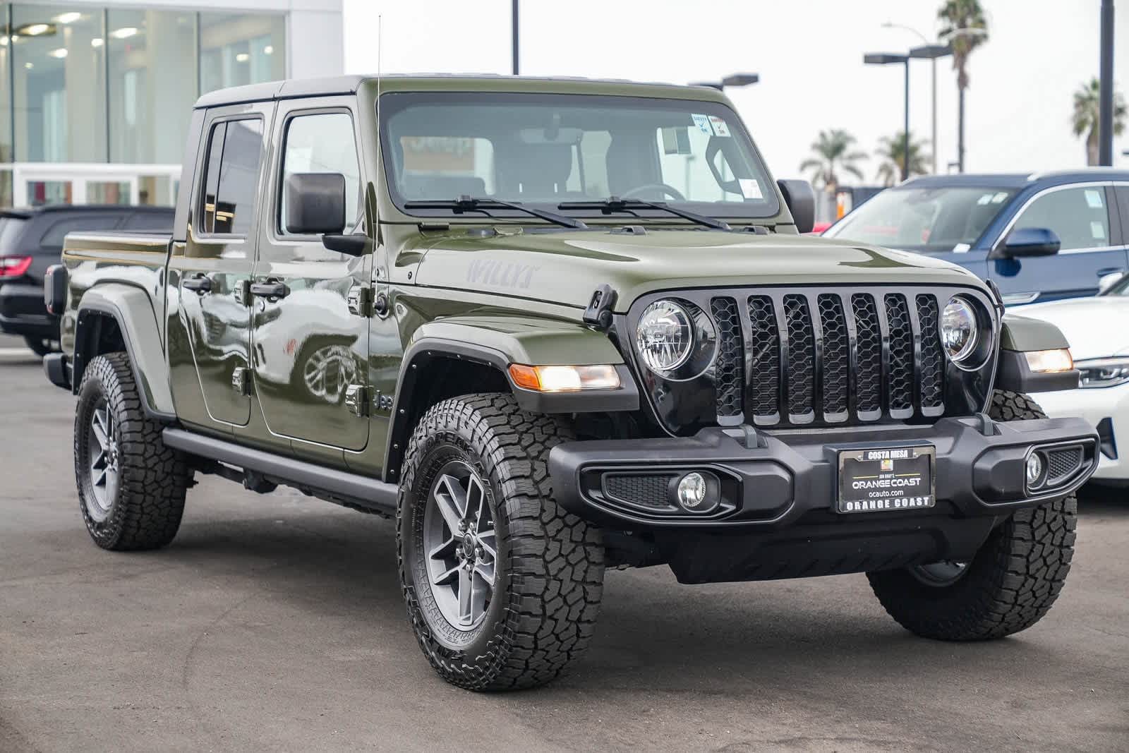 Thumbnail: 2021 Jeep Gladiator - 3