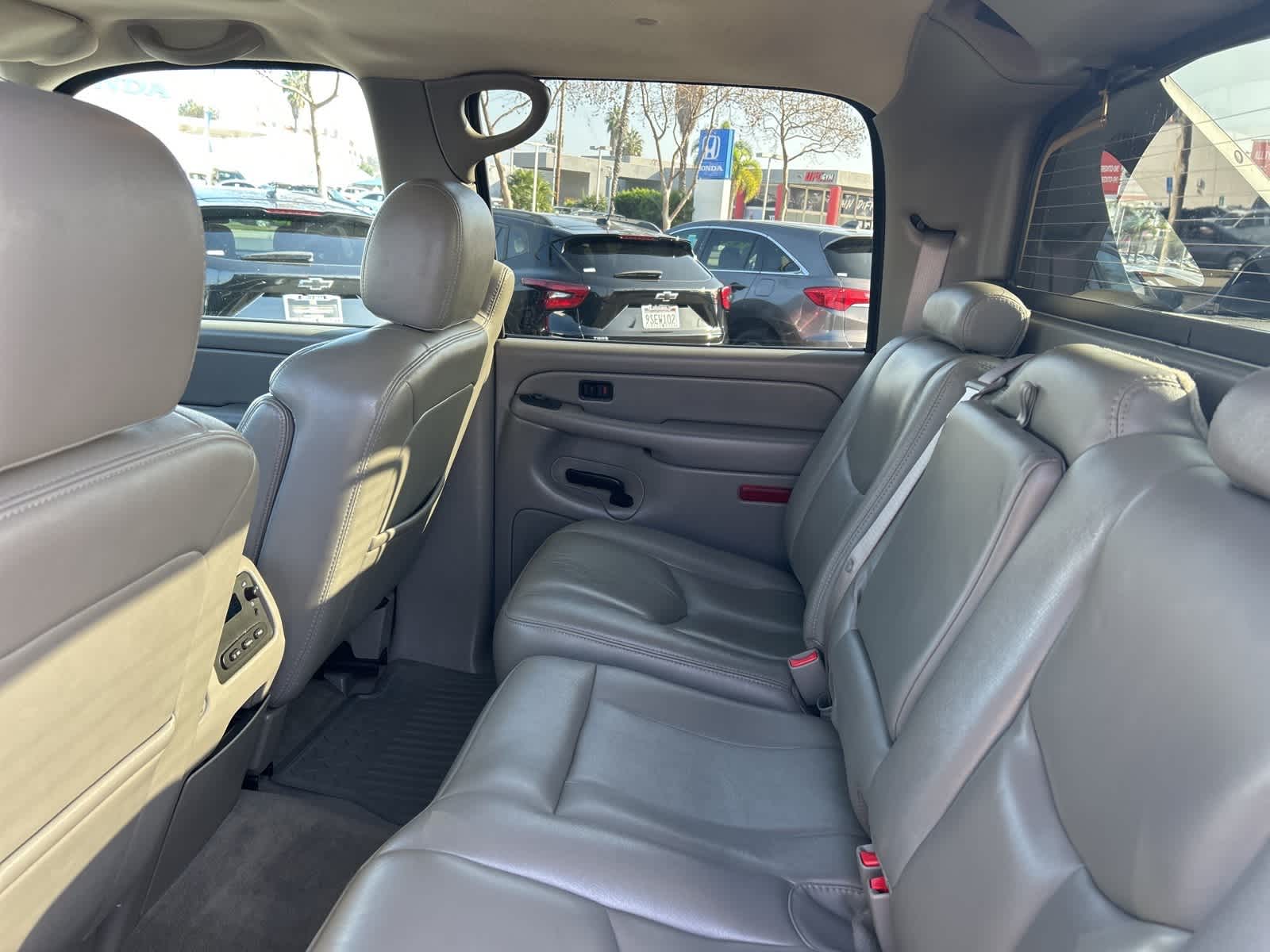 Thumbnail: 2005 Chevrolet Avalanche 1500 - 36