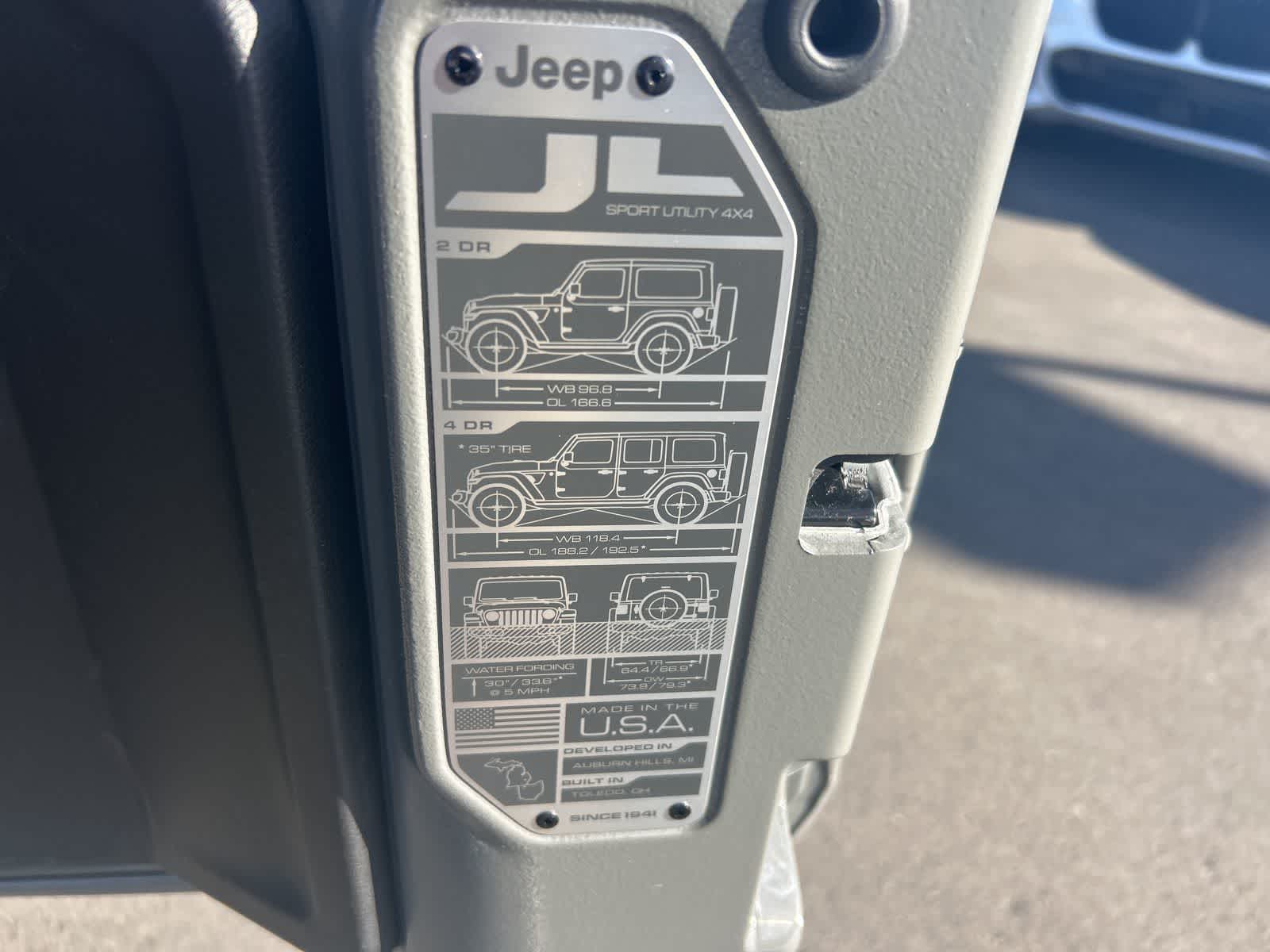 Thumbnail: 2023 Jeep Wrangler - 30