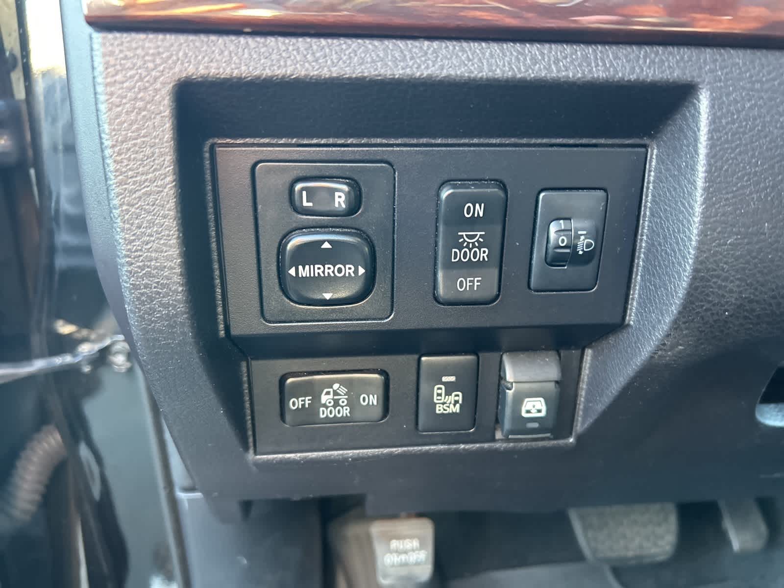 Thumbnail: 2016 Toyota Tundra - 29