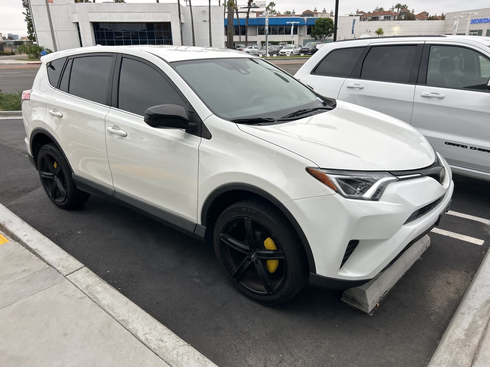 Thumbnail: 2017 Toyota RAV4 - 6