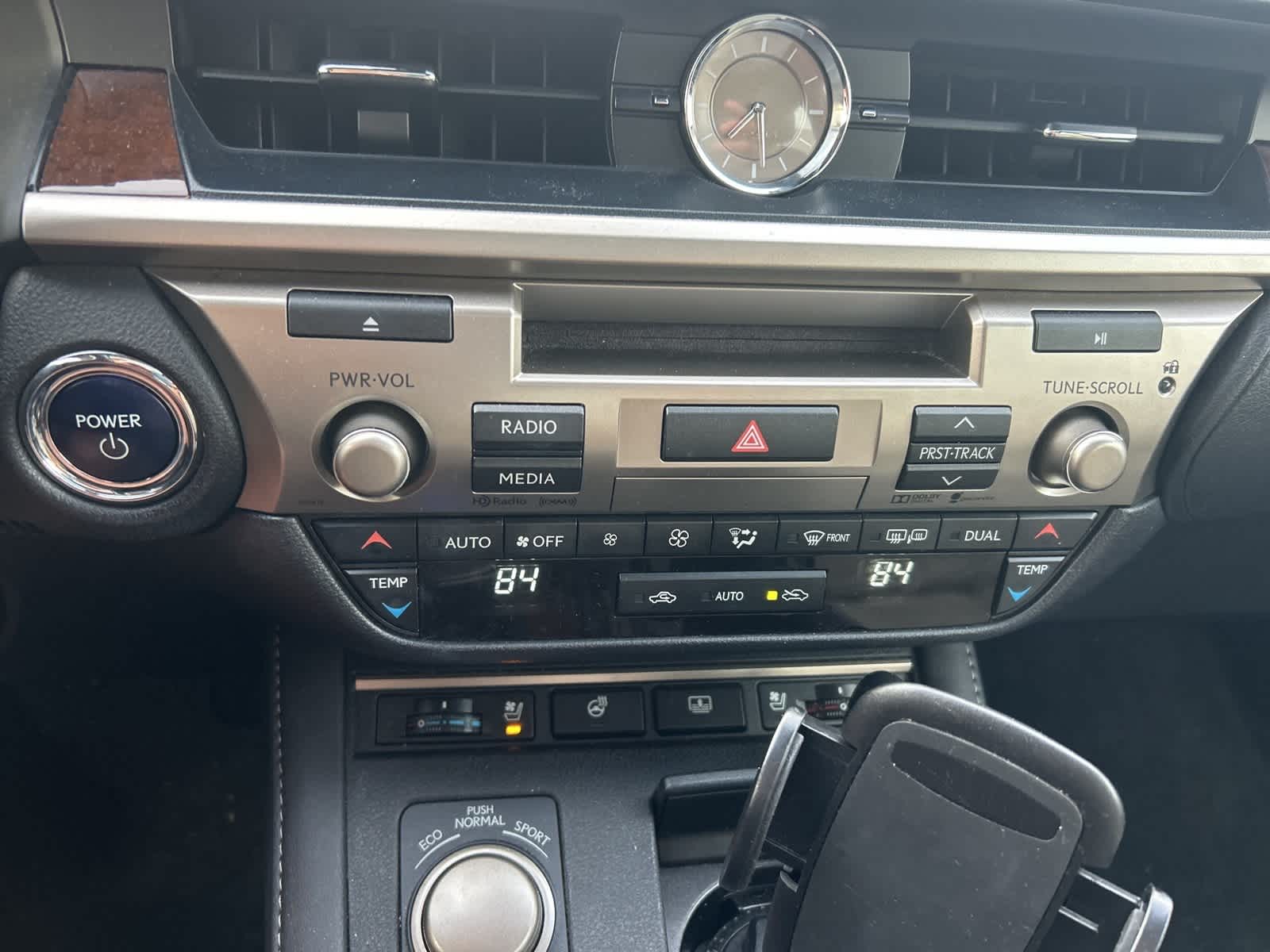 Thumbnail: 2016 Lexus ES - 35