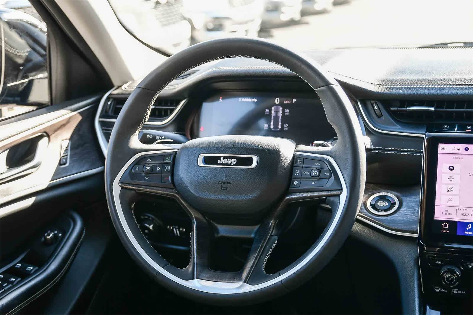 Thumbnail: 2023 Jeep Grand Cherokee - 14