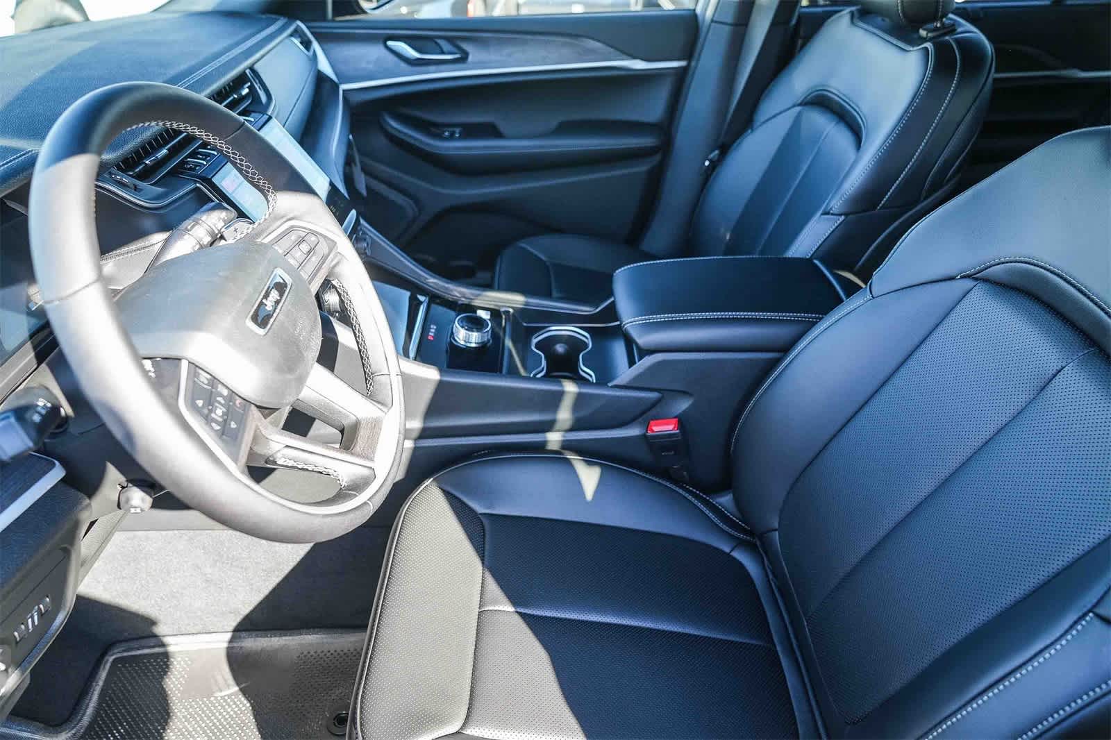 Thumbnail: 2025 Jeep Grand Cherokee - 18