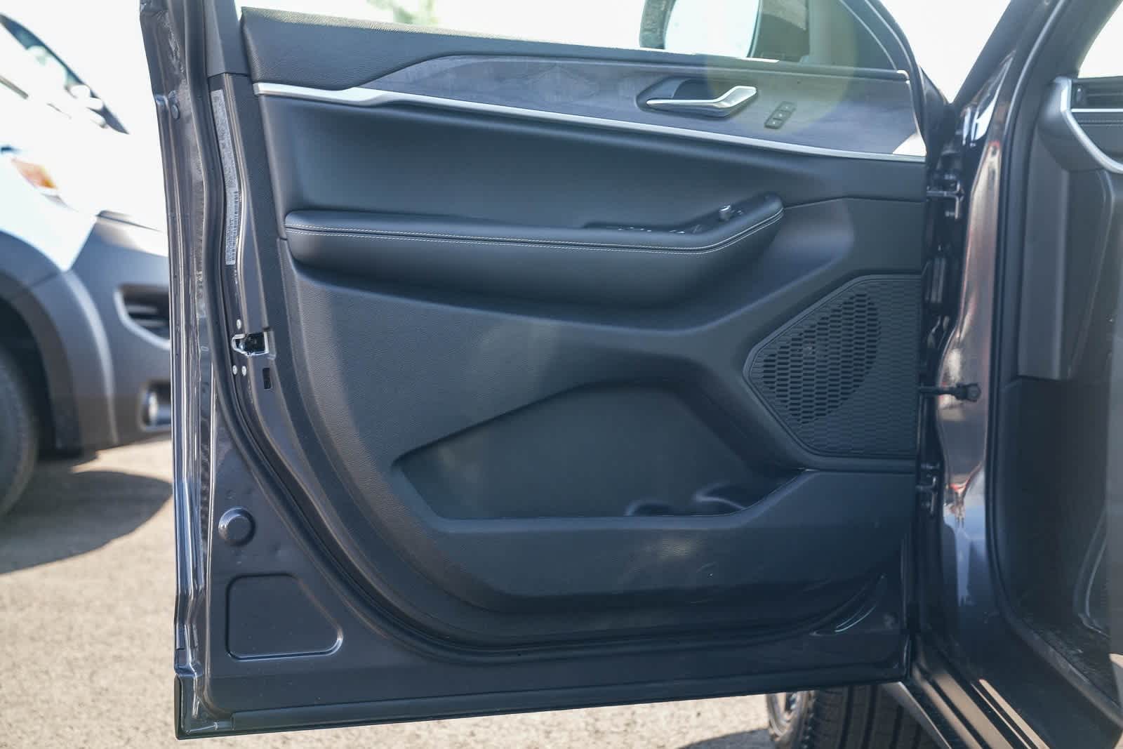 Thumbnail: 2025 Jeep Grand Cherokee L - 19