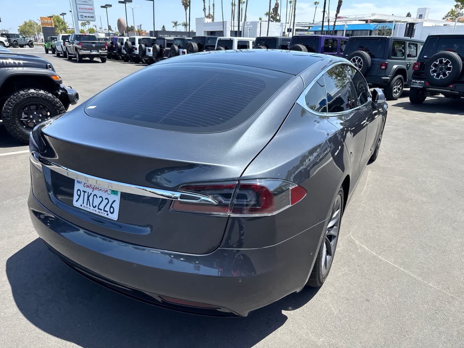 Thumbnail: 2018 Tesla Model S - 16