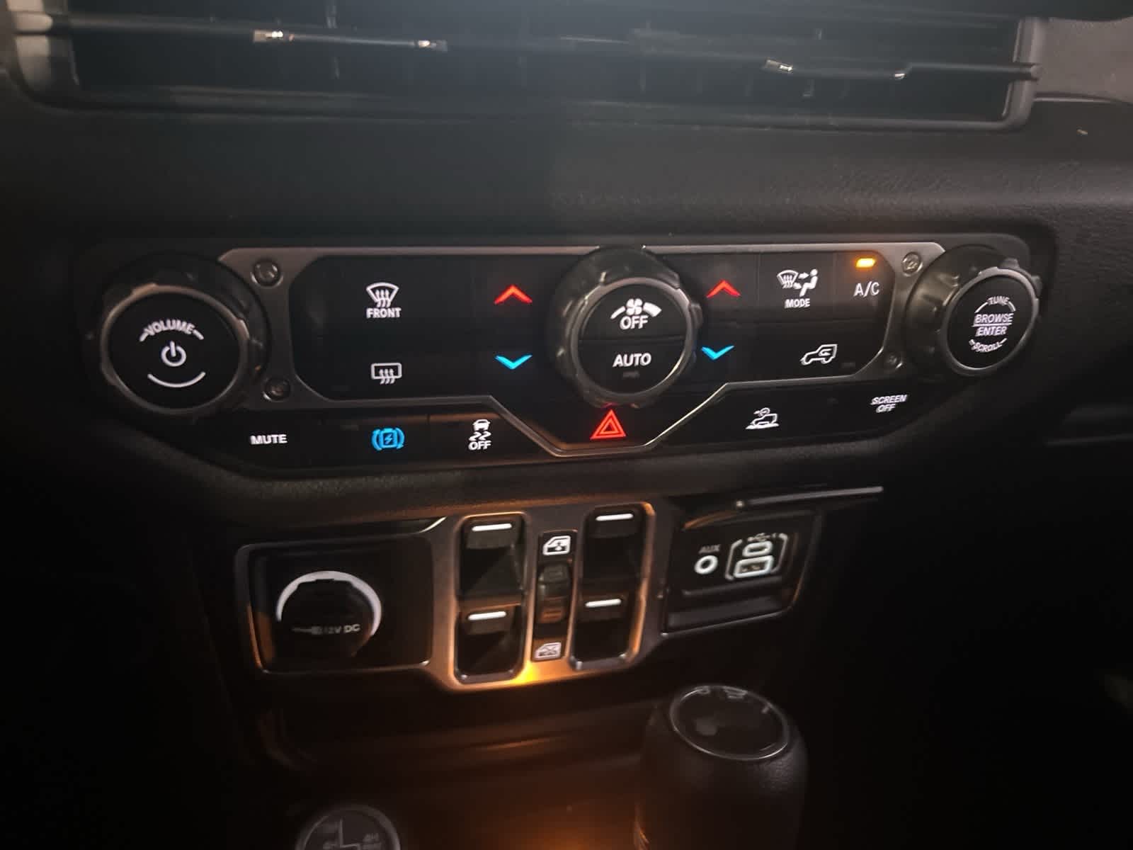 Thumbnail: 2024 Jeep Wrangler - 29