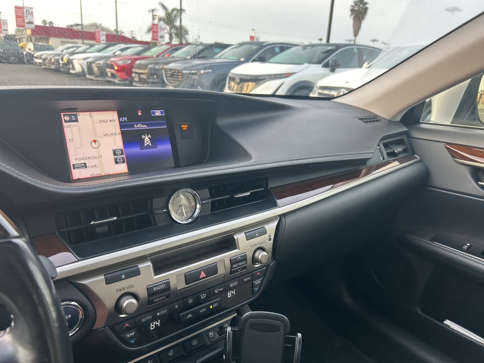 Thumbnail: 2016 Lexus ES - 41