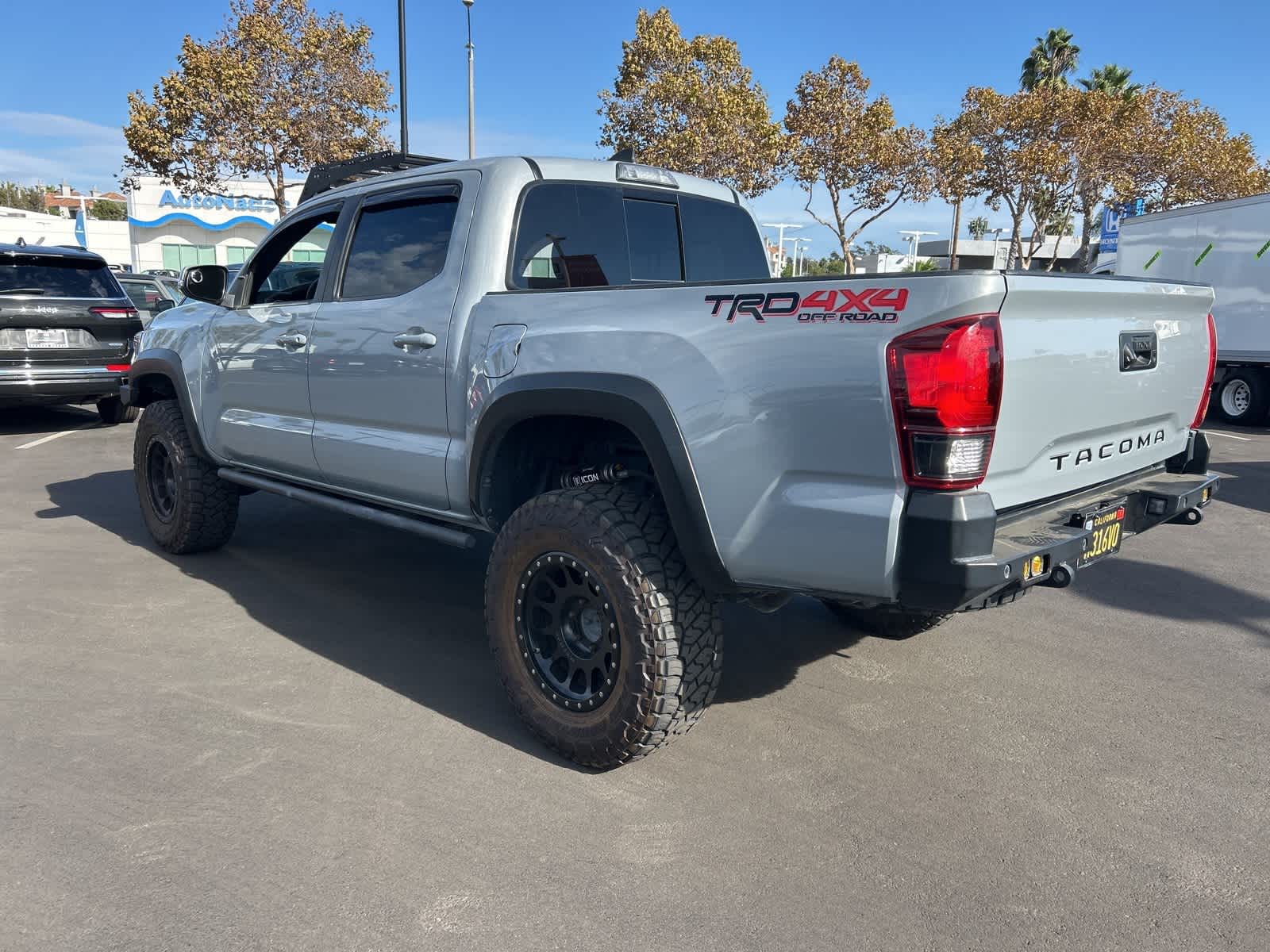 Thumbnail: 2018 Toyota Tacoma - 4