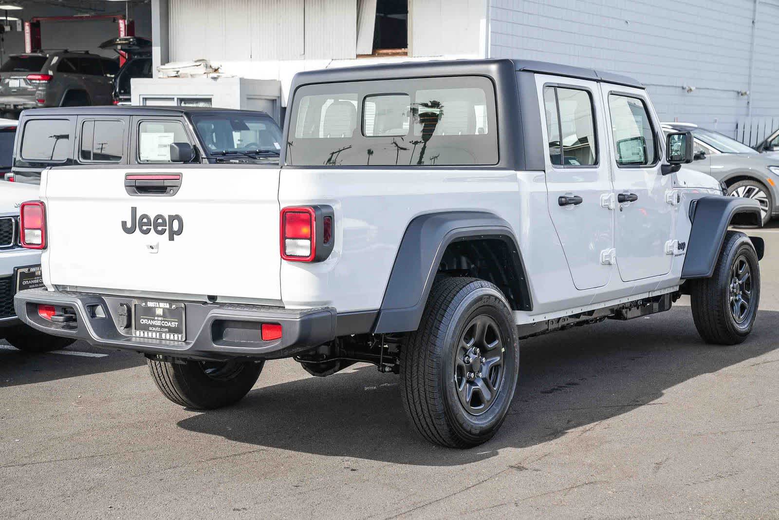 Thumbnail: 2026 Jeep Gladiator - 4