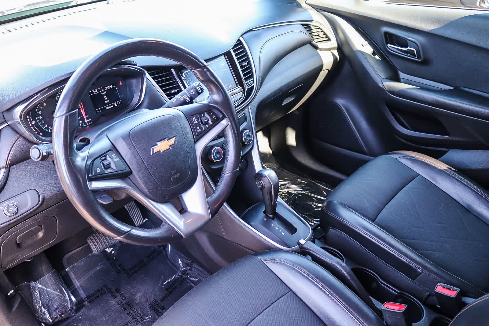 Thumbnail: 2022 Chevrolet Trax - 17