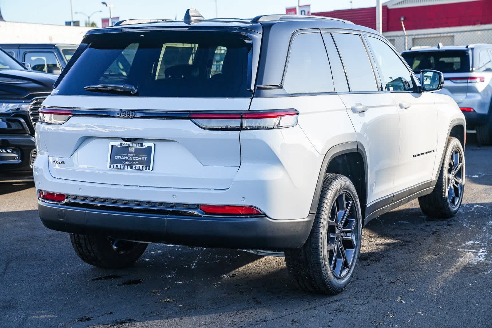 Thumbnail: 2025 Jeep Grand Cherokee - 4