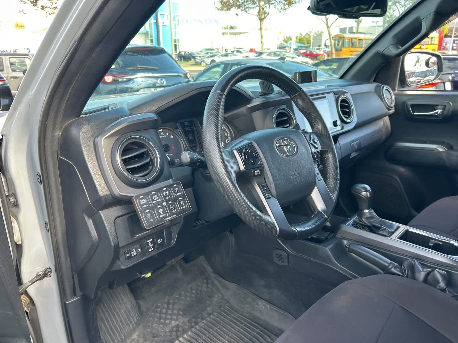 Thumbnail: 2018 Toyota Tacoma - 29