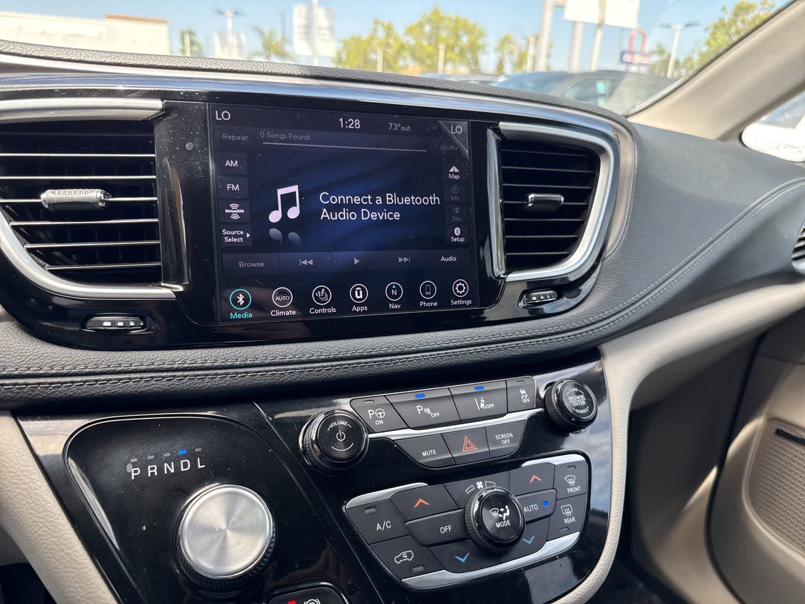 Thumbnail: 2019 Chrysler Pacifica - 18