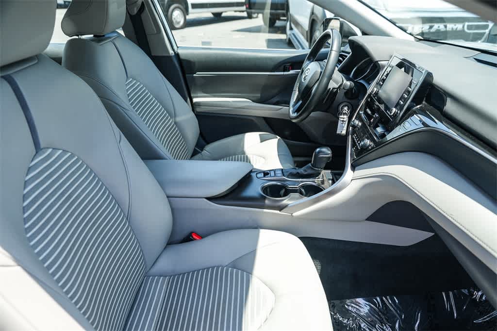2023 Toyota Camry SE 15