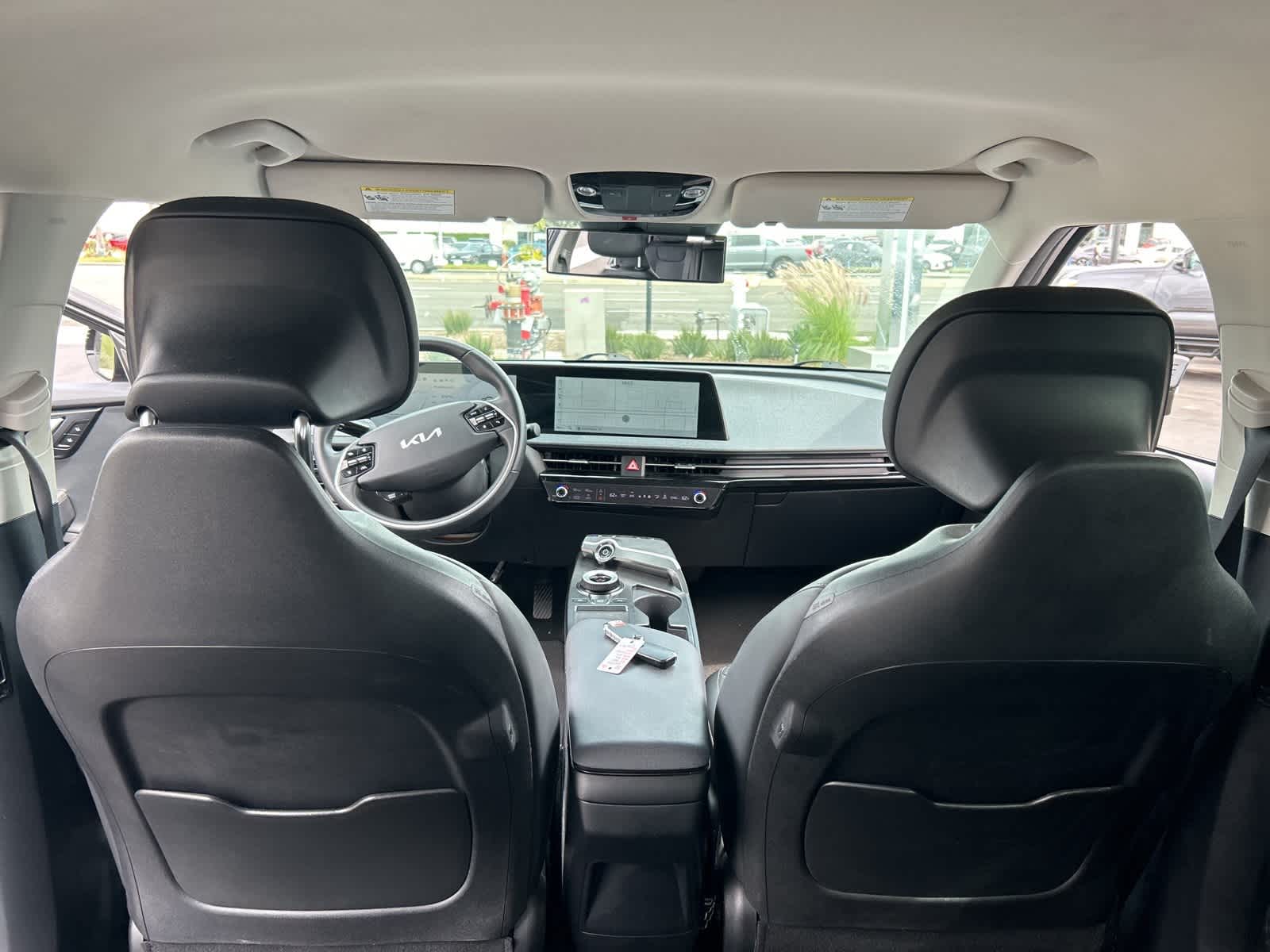 Thumbnail: 2022 Kia EV6 - 30