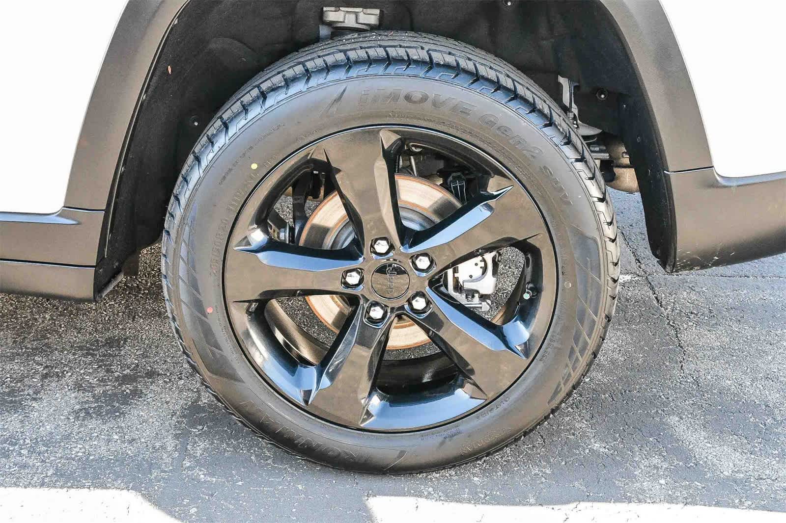 Thumbnail: 2023 Jeep Grand Cherokee - 10