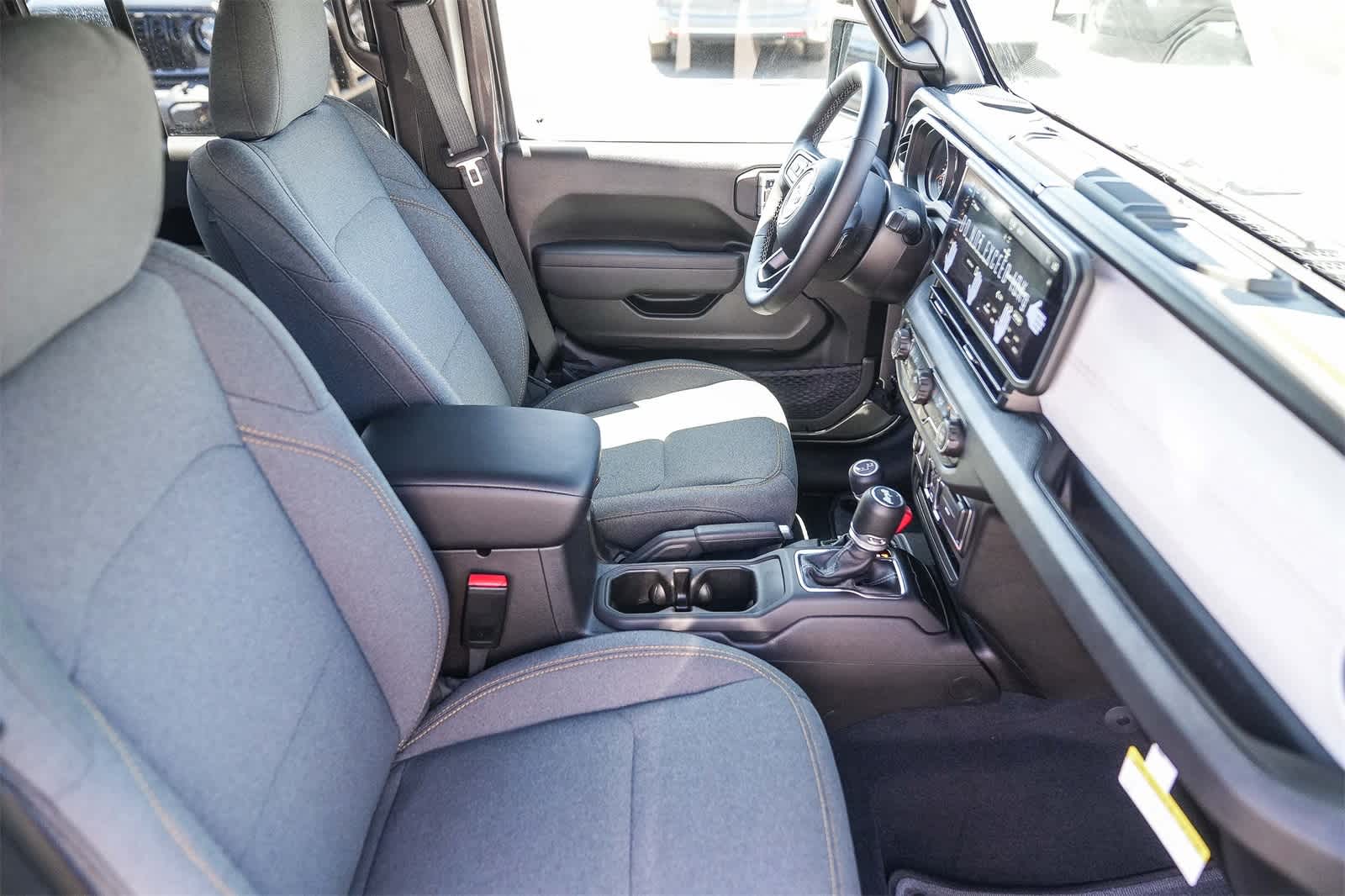 Thumbnail: 2025 Jeep Wrangler - 17