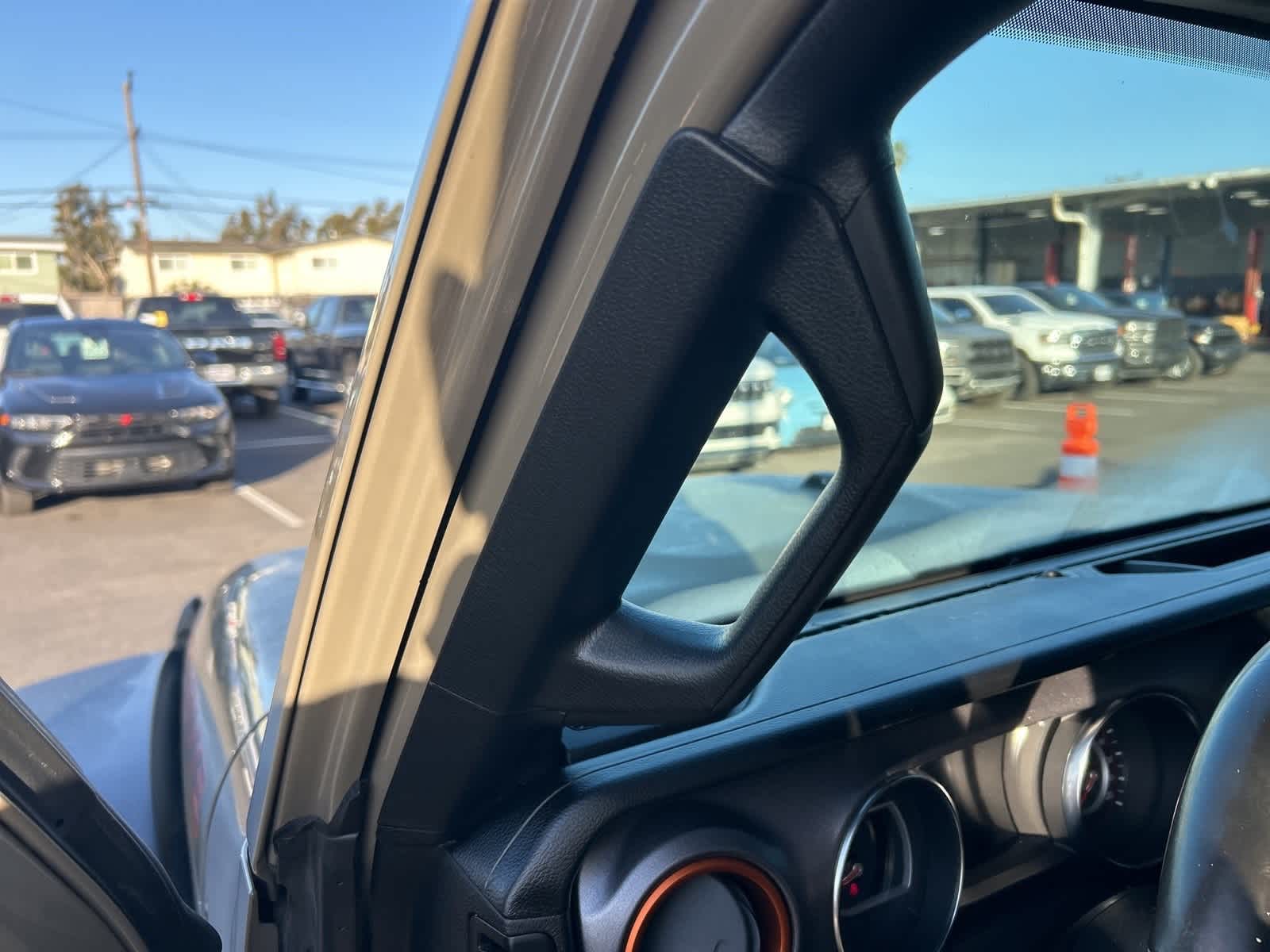 Thumbnail: 2020 Jeep Gladiator - 15