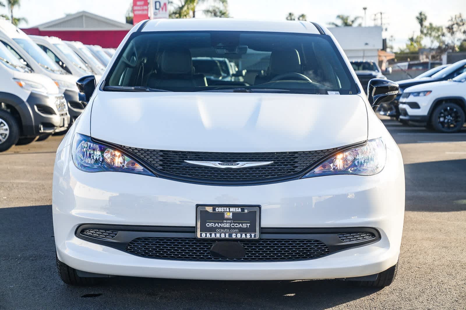 Thumbnail: 2026 Chrysler Voyager - 2