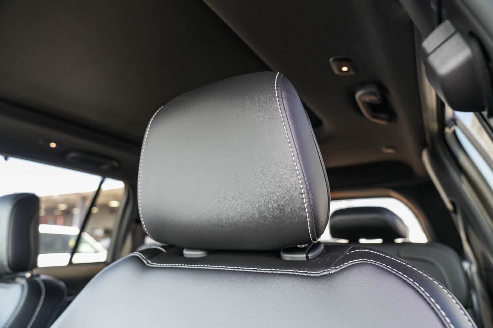 Thumbnail: 2025 Jeep Grand Cherokee - 25