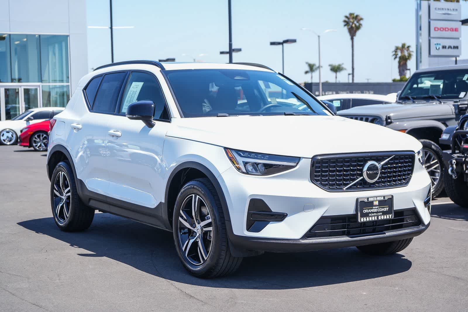 Thumbnail: 2024 Volvo XC40 - 3