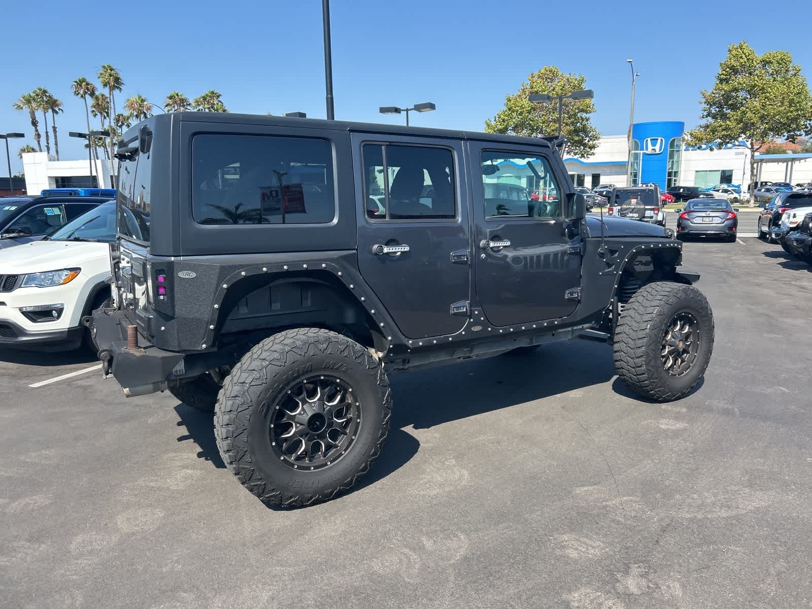 Thumbnail: 2017 Jeep Wrangler - 7