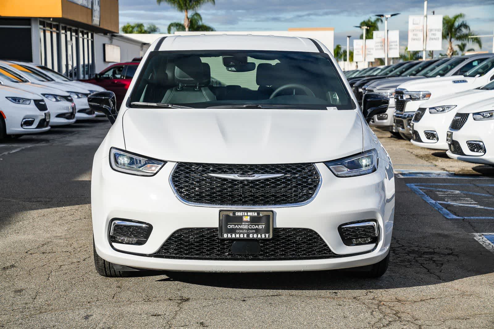 Thumbnail: 2026 Chrysler Pacifica - 2