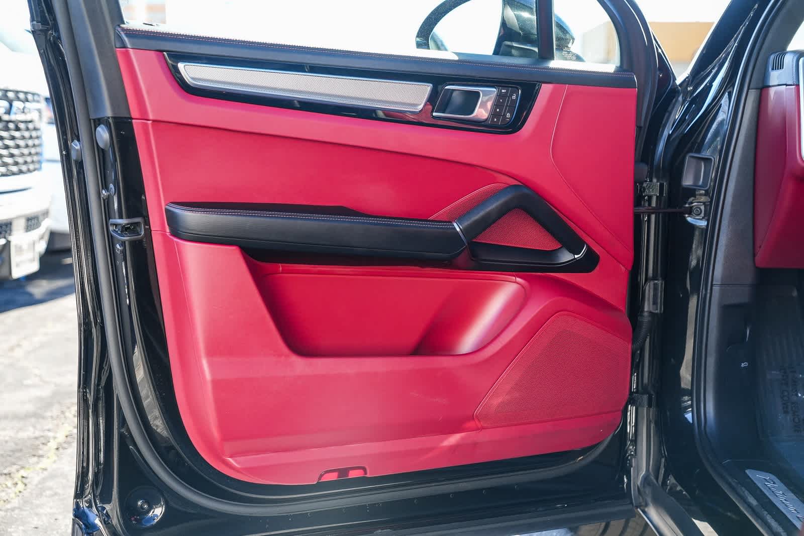 Thumbnail: 2023 Porsche Cayenne - 18