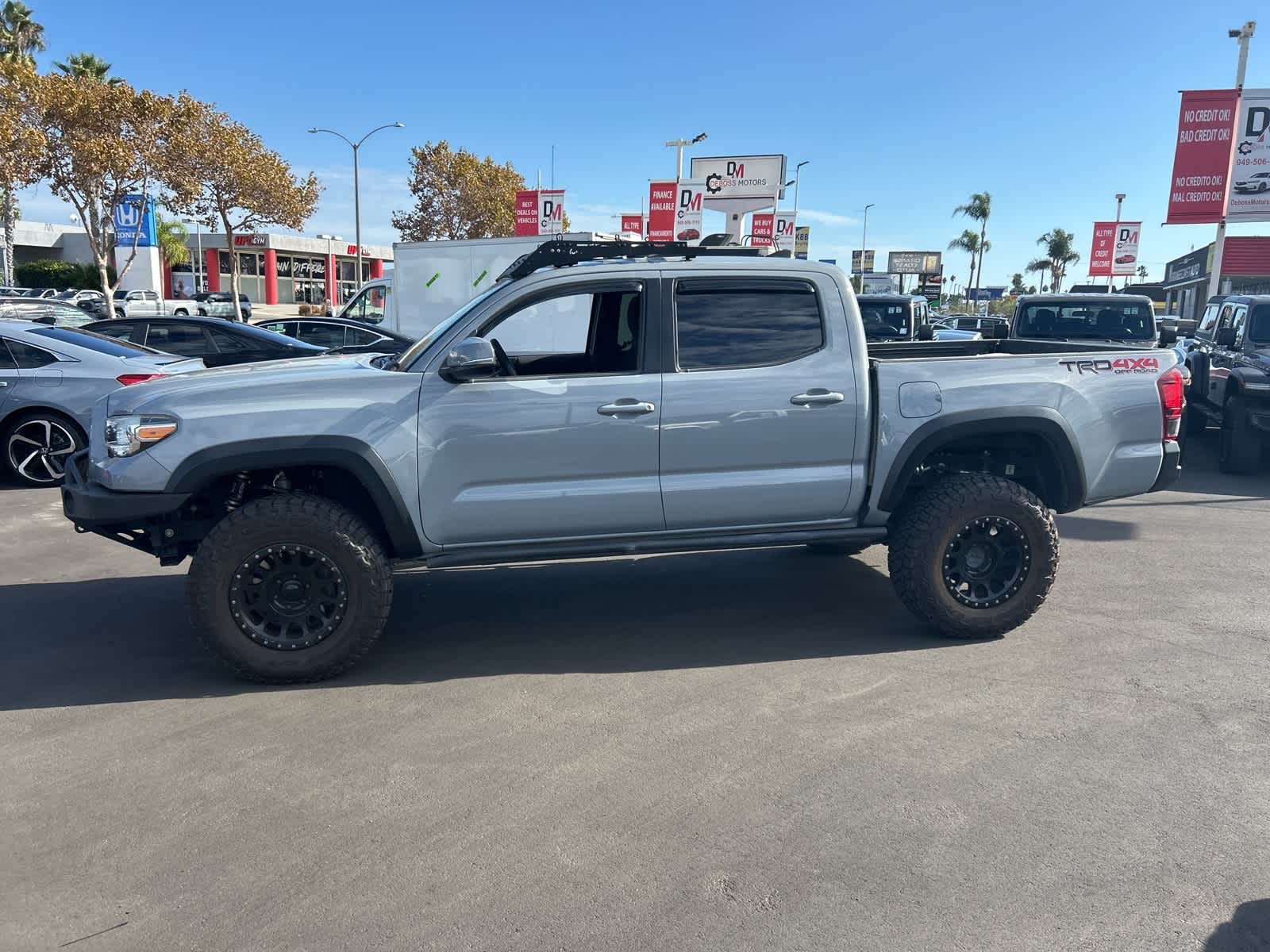 Thumbnail: 2018 Toyota Tacoma - 3