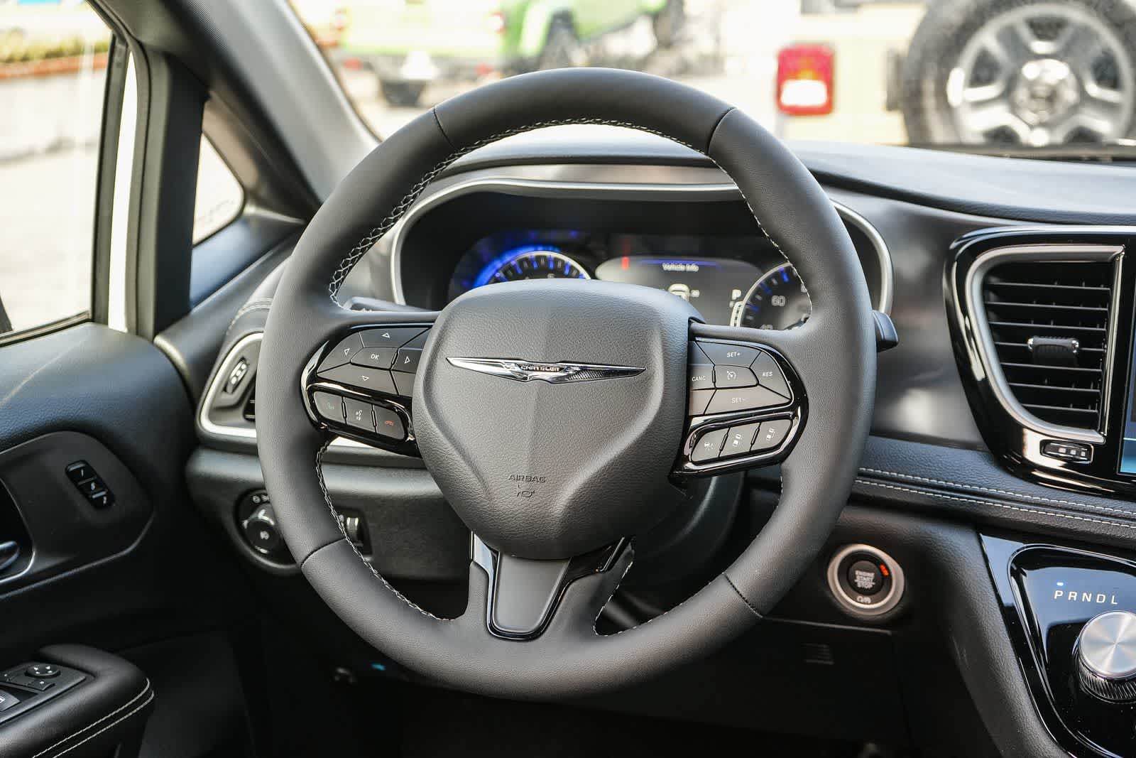 Thumbnail: 2026 Chrysler Pacifica - 17