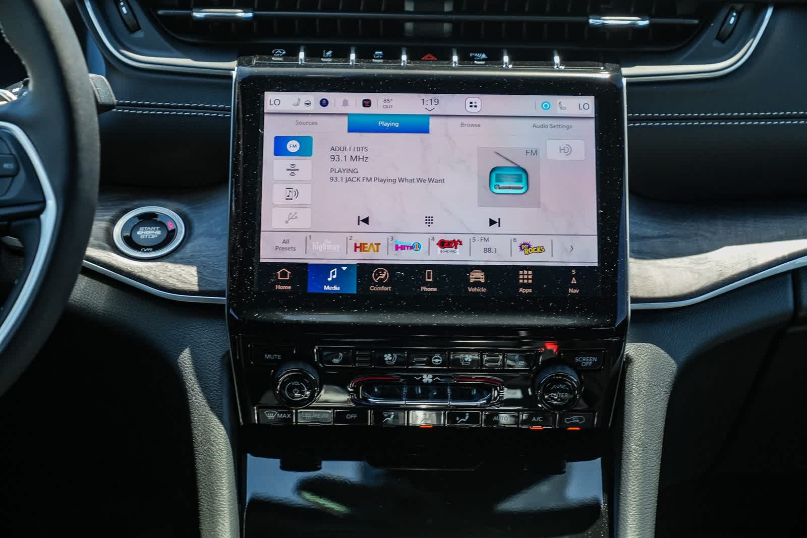 Thumbnail: 2025 Jeep Grand Cherokee L - 15