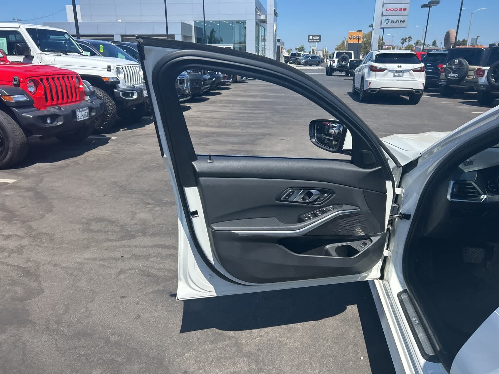Thumbnail: 2020 BMW 3 Series - 18