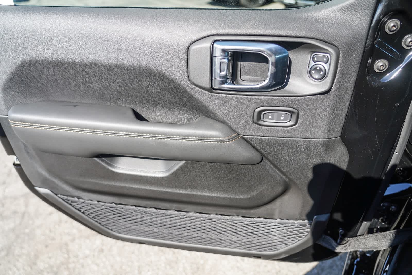 Thumbnail: 2025 Jeep Wrangler - 22