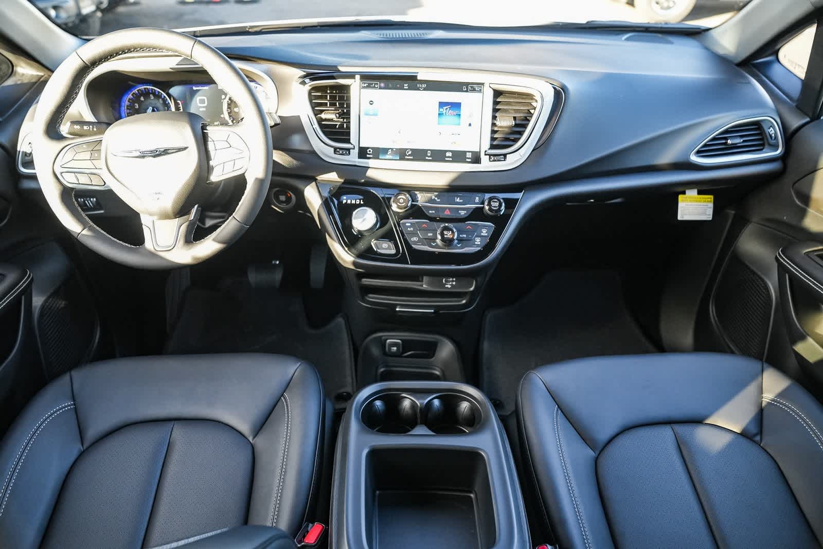 Thumbnail: 2026 Chrysler Voyager - 13