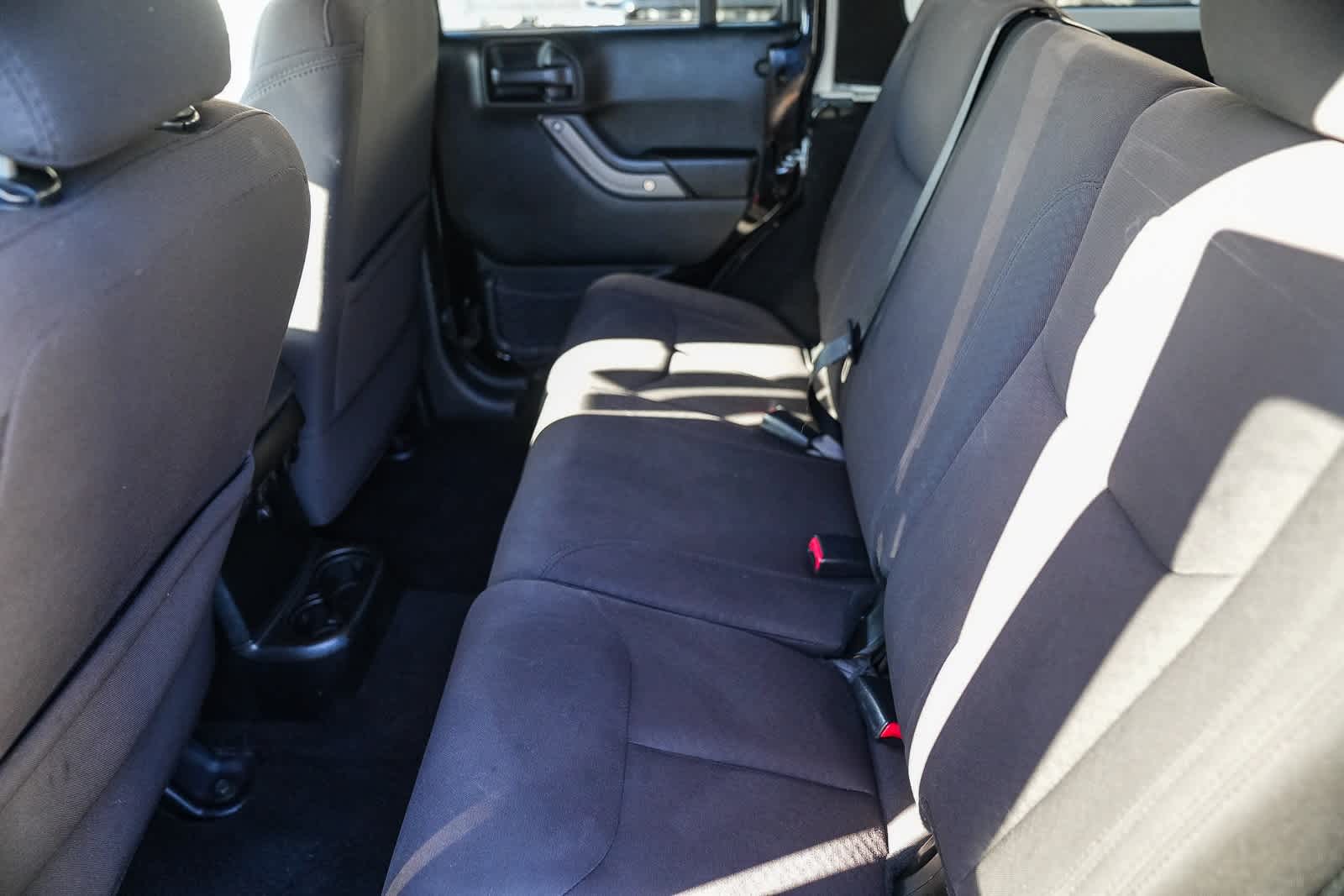 Thumbnail: 2017 Jeep Wrangler - 16