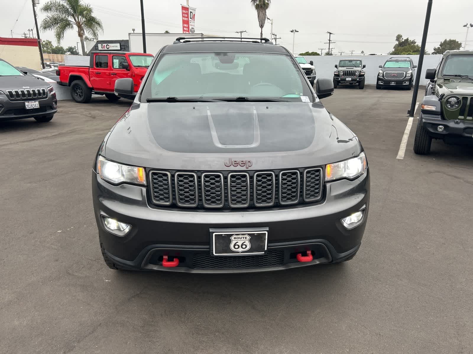 Thumbnail: 2017 Jeep Grand Cherokee - 10